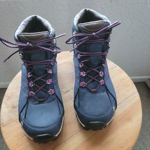 Oboz Sapphire size 8.5 huckleberry hiking boots